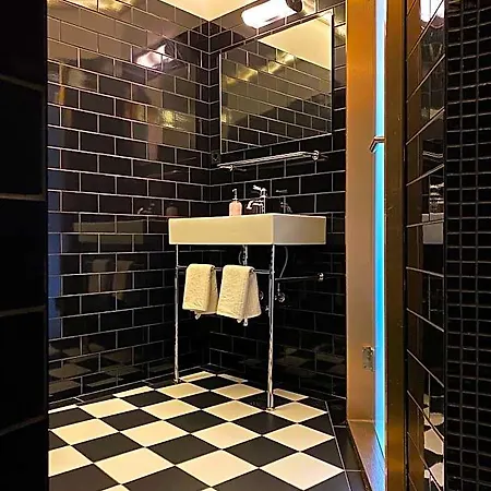 Rumor Hotel